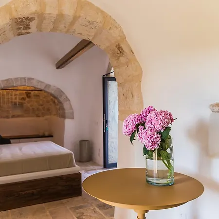 Borgo Canonica 4* צ'יסטרנינו