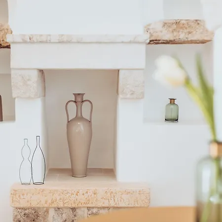 Borgo Canonica فندق تْشيستيرنِنو