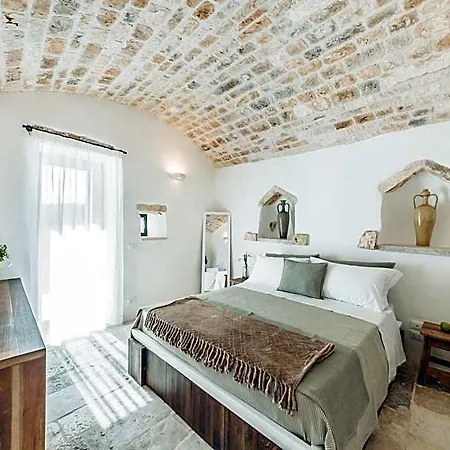 Borgo Canonica 4*