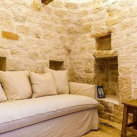Borgo Canonica 4*