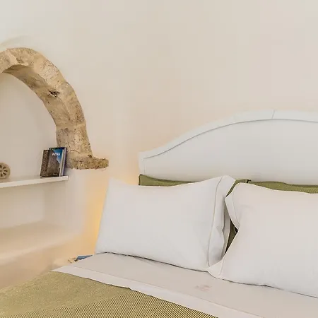 Borgo Canonica فندق تْشيستيرنِنو