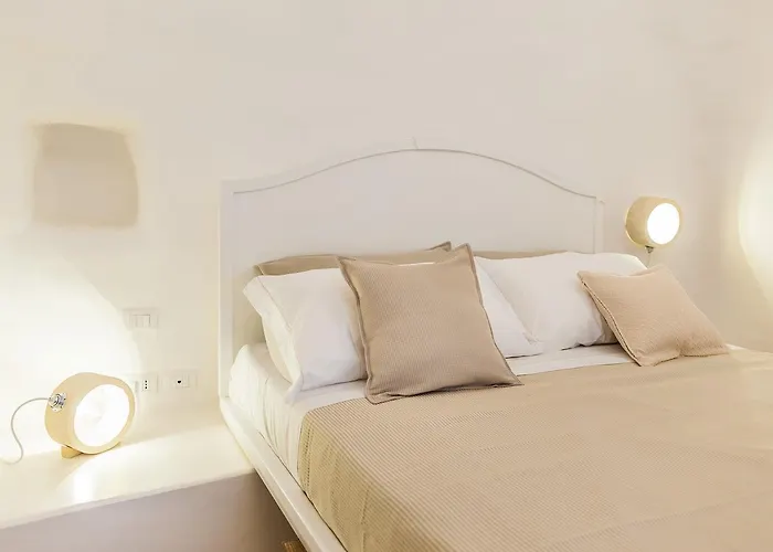 Borgo Canonica فندق تْشيستيرنِنو